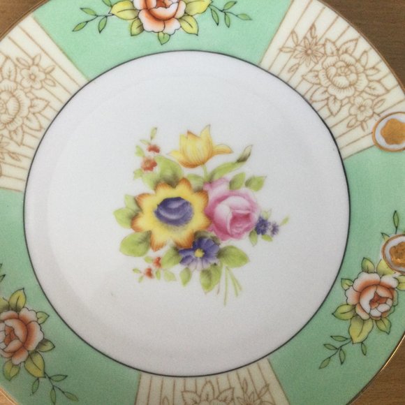 Vintage hand painted plate handled Noritake red M mark floral - Picture 2 of 3